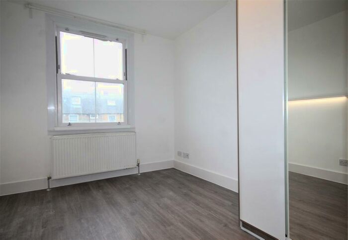 Studio To Rent In Alexander Road, Islington, N19