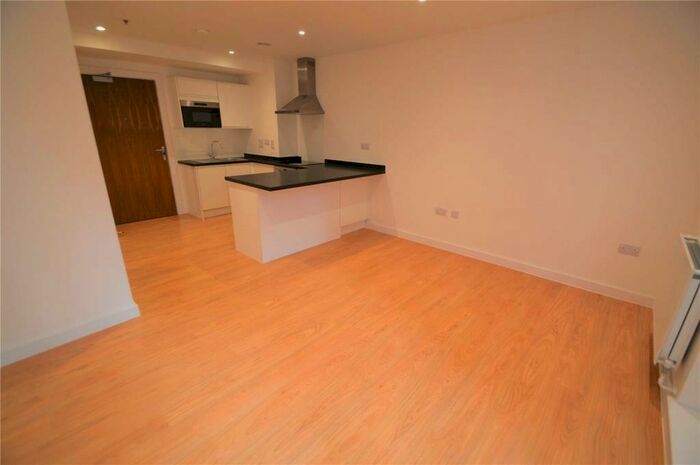 2 Bedroom Flat To Rent In Sydenham Road, South Croydon, Surrey, CR0