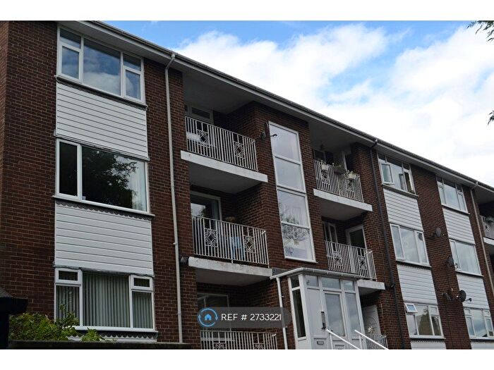 2 Bedroom Flat To Rent In Malvern Road, Bradford, BD9