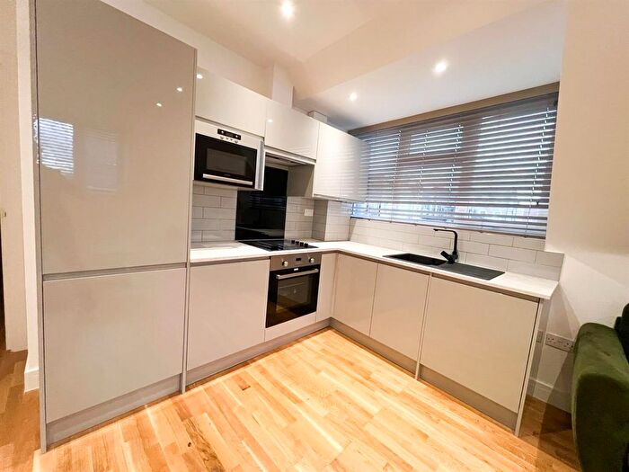 2 Bedroom Flat To Rent In London Road, Croydon, CR0
