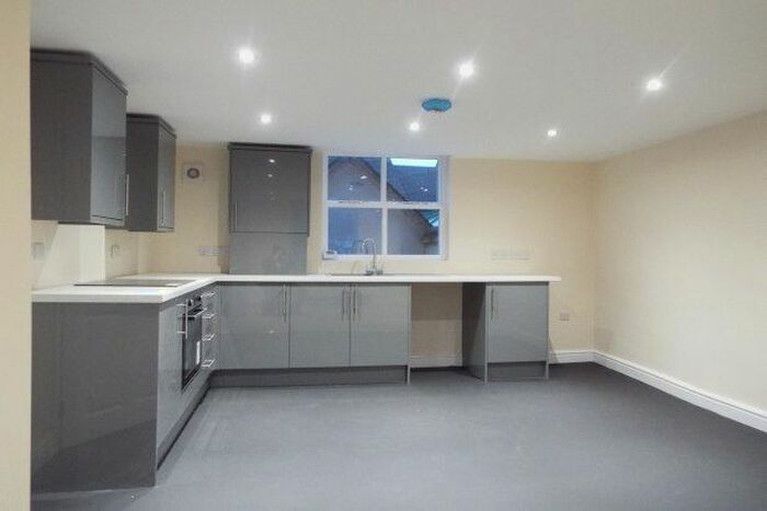 2 Bedroom Flat To Rent In High Green, Cannock, WS11