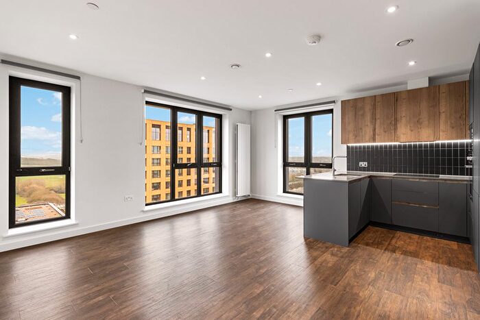 3 Bedroom Flat To Rent In Tillerman's Court, Grenan Square, Greenford, UB6