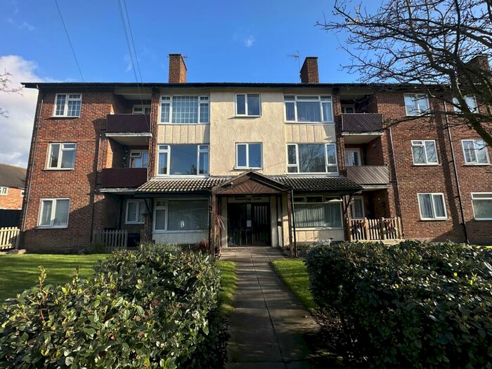 3 Bedroom Flat To Rent In Stoneleigh Court, Tile Grove, Kingshurst, B37