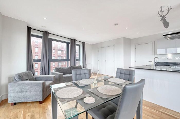3 Bedroom Apartment To Rent In Leven Road, Poplar Riverside, E14