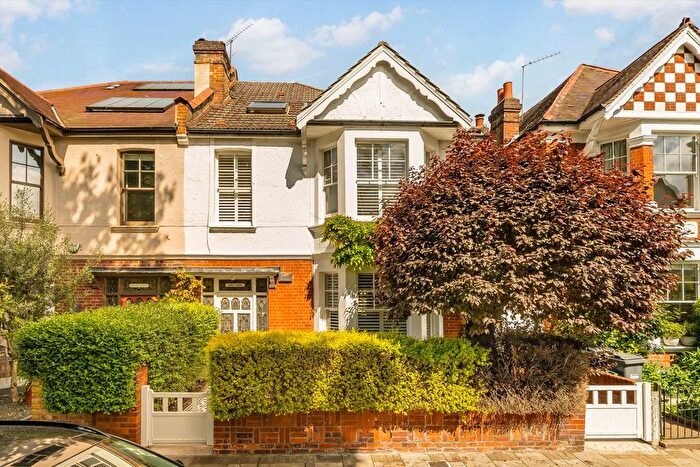5 Bedroom Semi-Detached House For Sale In Hadley Gardens, Chiswick, W4