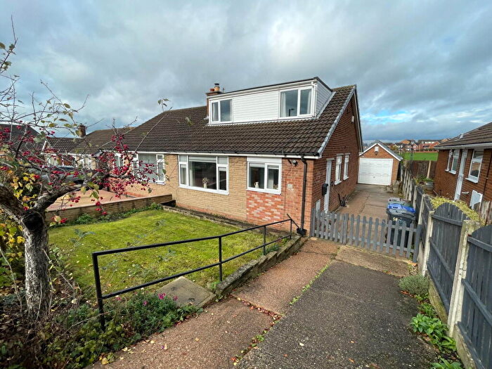 3 Bedroom Semi-Detached Bungalow For Sale In Livingstone Crescent, Barnsley, S71