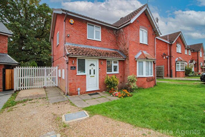 2 Bedroom Semi Detached House For Sale In Burnley Close, South Oxhey, WD19