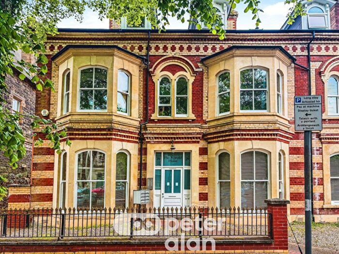 2 Bedroom Flat To Rent In The Parade, Cardiff, CF24