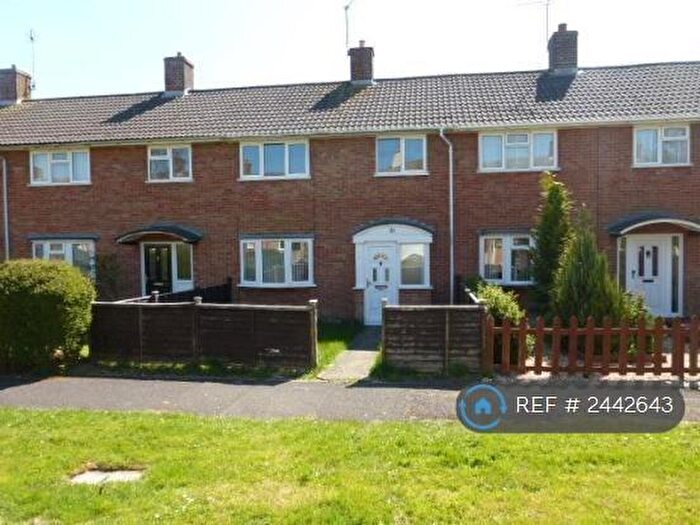 3 Bedroom Terraced House To Rent In Stag Hill, Basingstoke, RG22