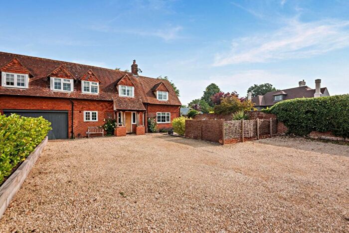 4 Bedroom Semi-Detached House For Sale In Edlins Cottages, Aston Upthorpe, Oxfordshire, OX11