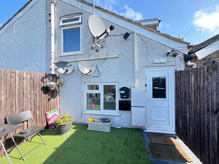 1 Bedroom Flat To Rent In High Street, Snodland, Kent, ME6