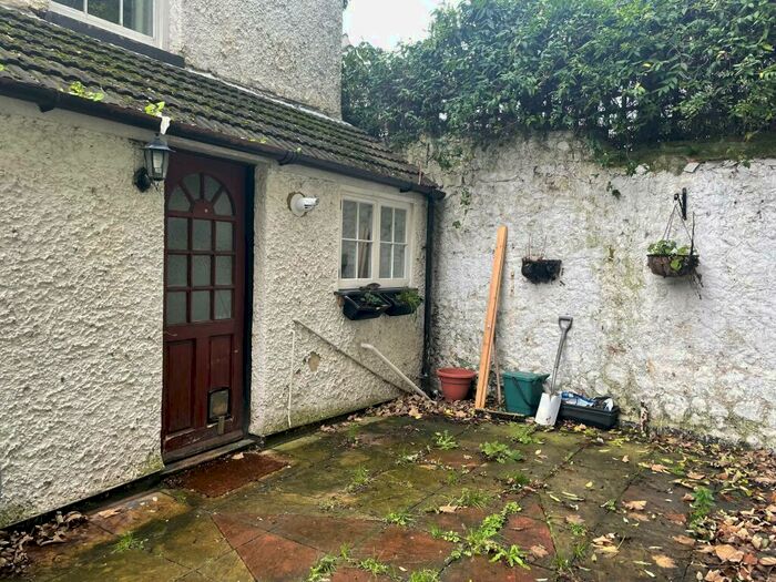 2 Bedroom Cottage To Rent In Athol Terrace, Dover, CT16