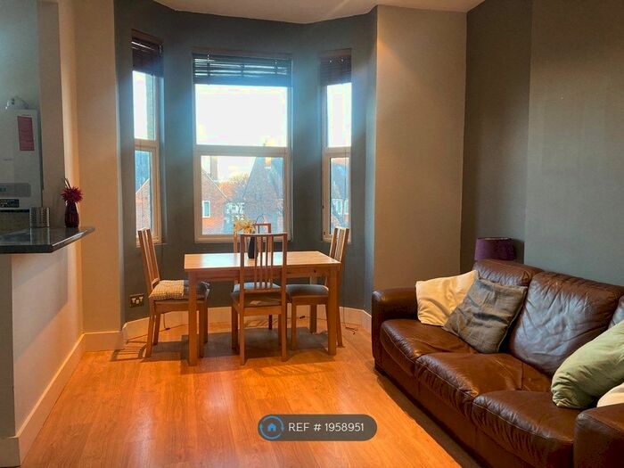 2 Bedroom Flat To Rent In Newlands Park, London, SE26