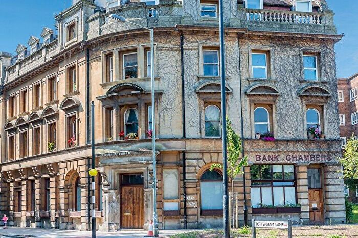 2 Bedroom Flat To Rent In Bank Chambers, Crouch End, N8