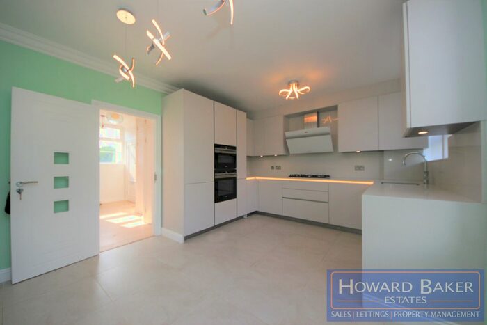 3 Bedroom Flat To Rent In Warren Fields, Valencia Road, Stanmore, HA7