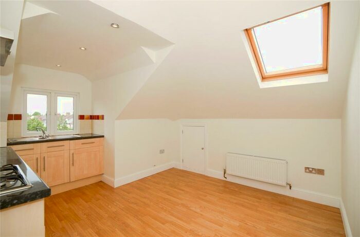1 Bedroom Apartment To Rent In Upper Richmond Road West, East Sheen, London, SW14