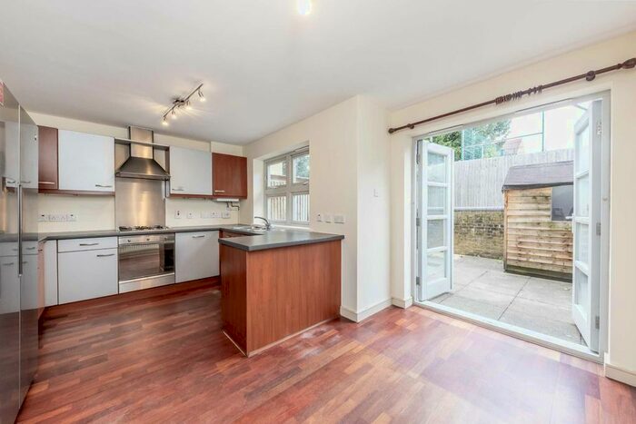 4 Bedroom Terraced House To Rent In Upper Tooting Road, London, SW17