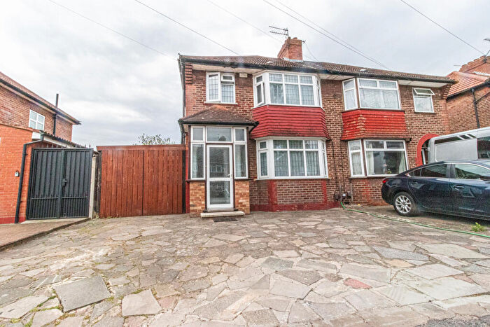 3 Bedroom Semi-Detached House To Rent In Orchard Grove, Edgware, HA8