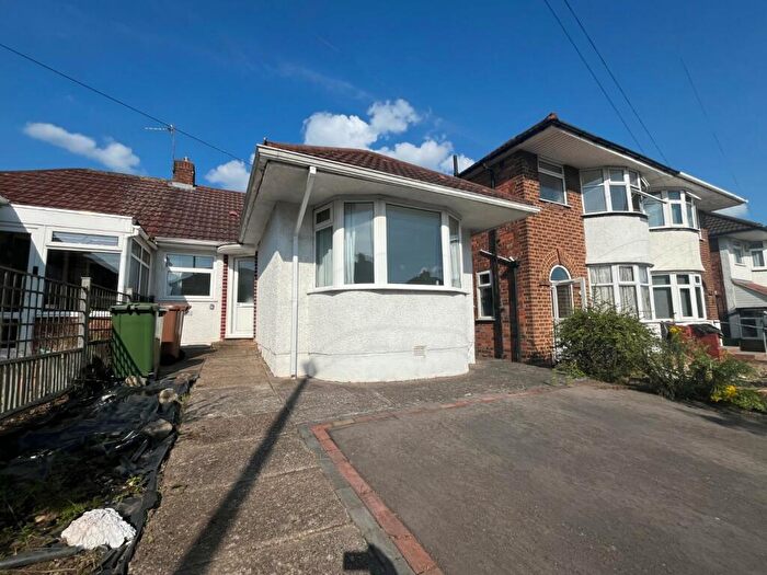 3 Bedroom Bungalow To Rent In Marcot Road, Solihull, West Midlands, B92