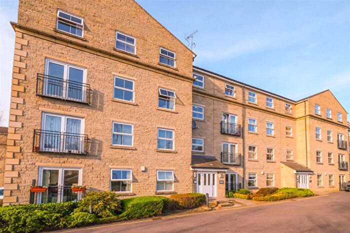 2 Bedroom Apartment For Sale In Axminster Drive, Bailiff Bridge, Brighouse, HD6