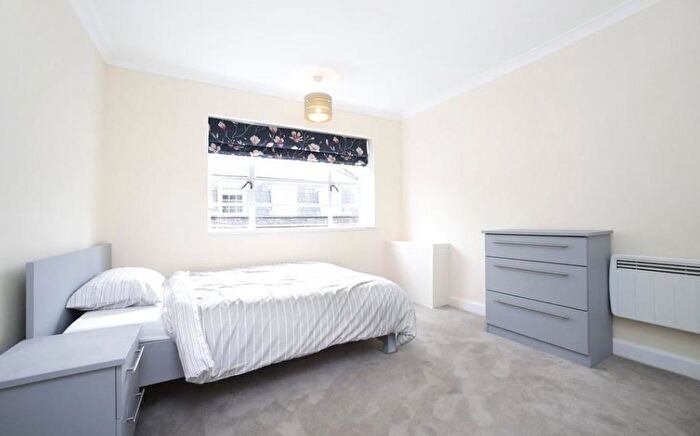 2 Bedroom Apartment To Rent In Gloucester Place, Marylebone, London, NW1