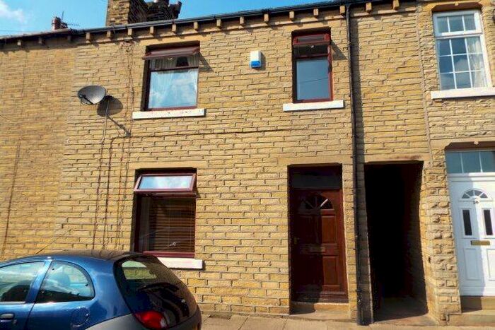 3 Bedroom Property To Rent In Stradmore Road, Bradford, BD13