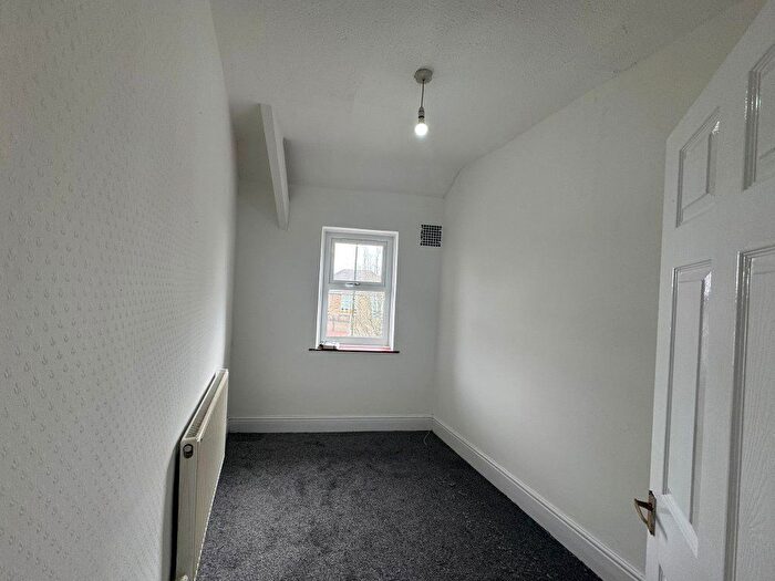 2 Bedroom Flat To Rent In Flat A Cefn Forest Avenue, Blackwood, NP12