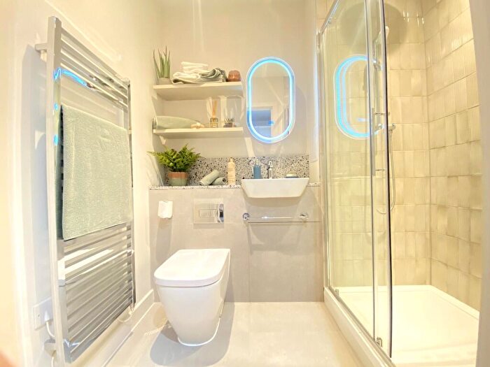Studio To Rent In Clarence Street, Kingston Upon Thames, Surrey, KT1