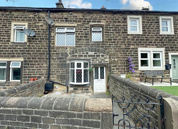 3 Bedroom Terraced House For Sale In Main Road, Eastburn, BD20