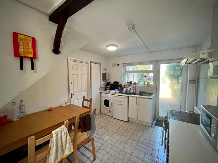 1 Bedroom House To Rent In Bradshaws, Hatfield, AL10