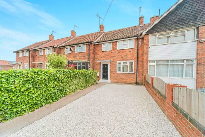 3 Bedroom Terraced House To Rent In Stapleford Close, Hull, HU9
