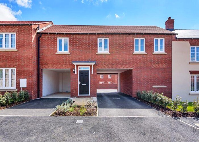 2 Bedroom Maisonette To Rent In Bishop Road, OX26