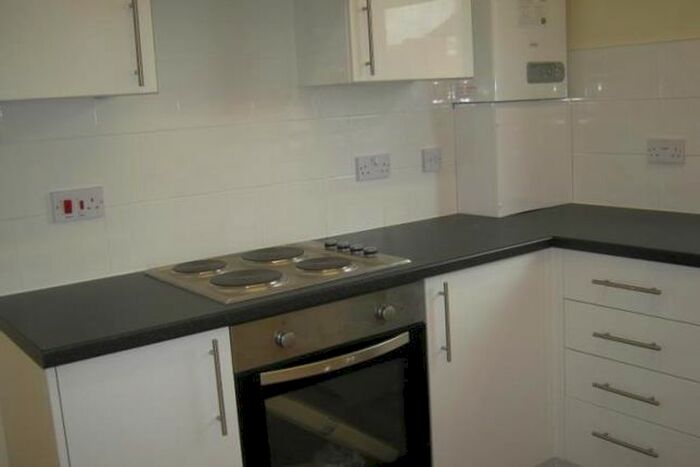 2 Bedroom Flat To Rent In Parkhead Drive, Edinburgh, EH11