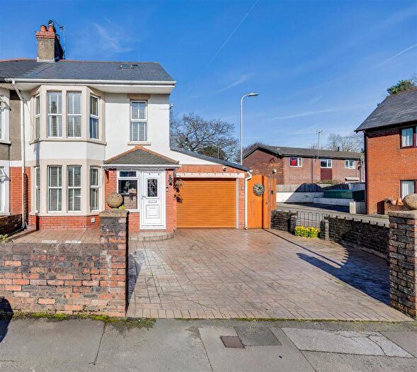 4 Bedroom Semi Detached House For Sale In Tyn-Y-Pwll Road, Whitchurch, Cardiff, CF14