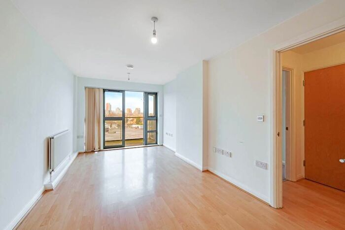 1 Bedroom Flat For Sale In Butchers Road, London, E16