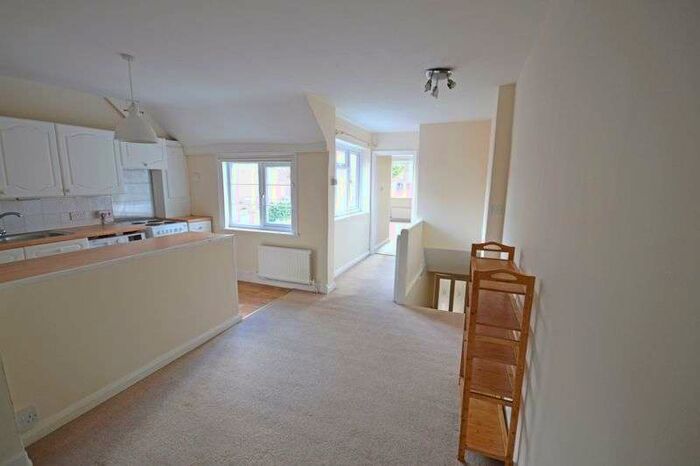 1 Bedroom Property To Rent In Headley Road, Grayshott, Hindhead, GU26