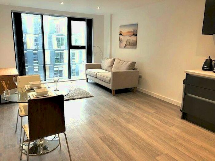 1 Bedroom Apartment To Rent In Downtown, M5