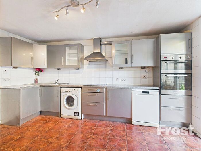 2 Bedroom Property To Rent In Eldridge Close, Feltham, TW14