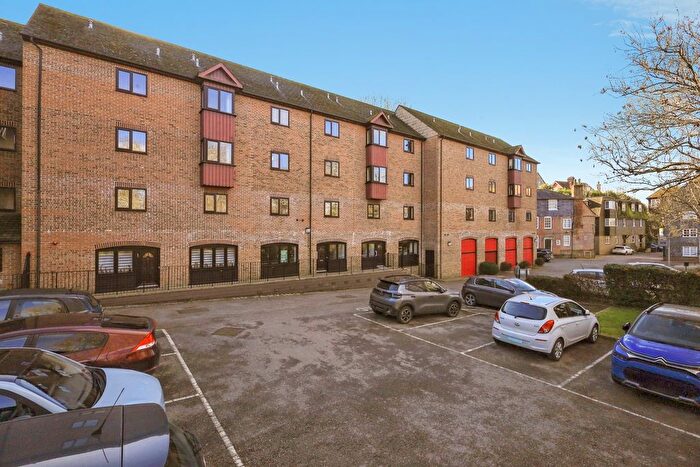 2 Bedroom Flat For Sale In Millington Court, Mill Lane, Uckfield, TN22