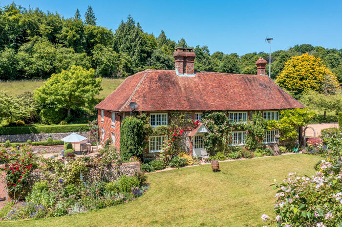 4 Bedroom Detached House For Sale In Hooksway, Chichester, West Sussex, PO18