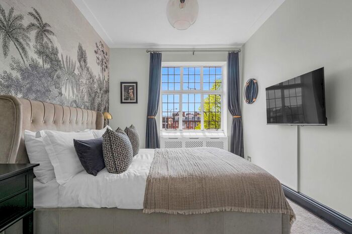 1 Bedroom Flat To Rent In Tottenham Street, London, W1T