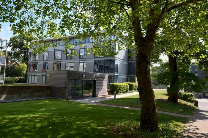 2 Bedroom Flat To Rent In Newsom Place, Manor Road, St Albans, AL1