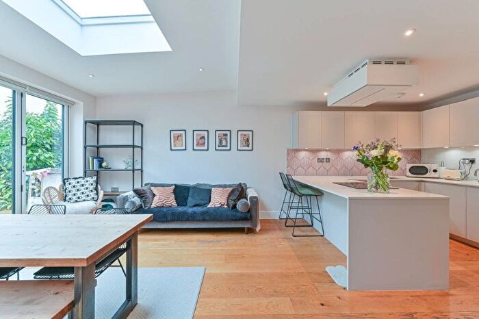 3 Bedroom Terraced House For Sale In Crystal Palace Road, East Dulwich, SE22