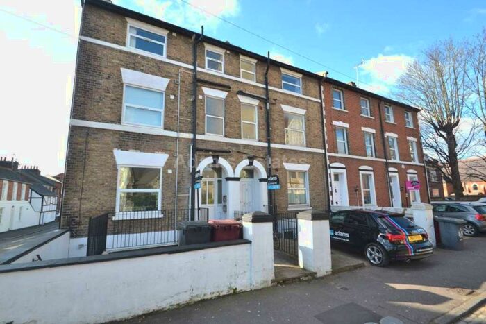 2 Bedroom Flat To Rent In Watlington Street, Reading, RG1