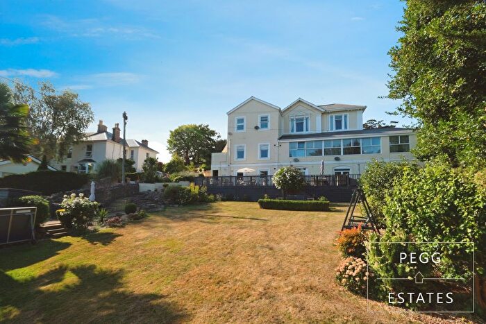 2 Bedroom Flat For Sale In Sunbury Court, Torquay, TQ1