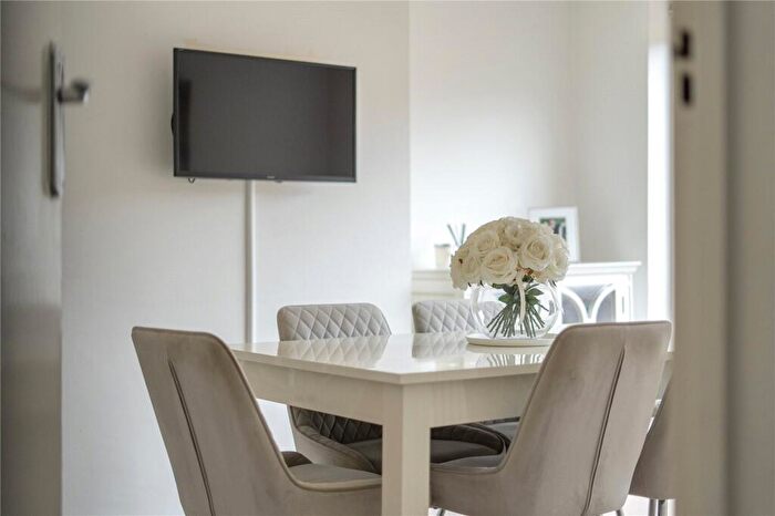 3 Bedroom Semi Detached House For Sale In Spring Vale, Bexleyheath, Kent, DA7