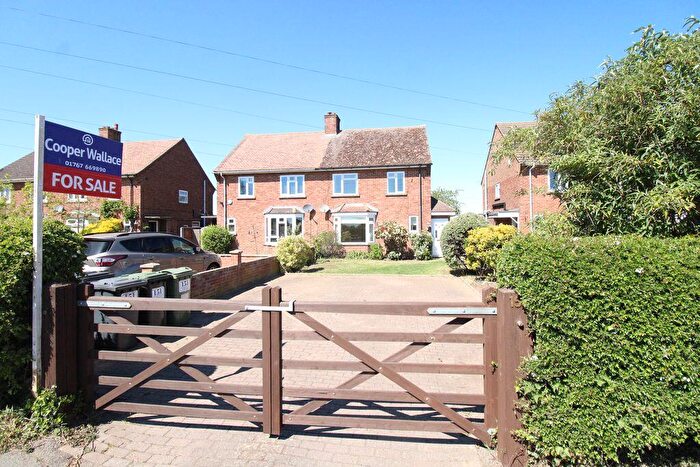 4 Bedroom Semi-Detached House For Sale In Station Road, Tempsford, SG19