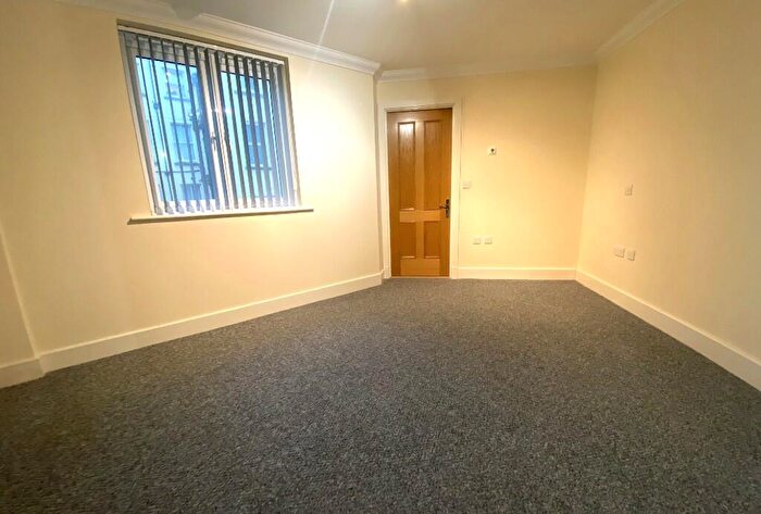 2 Bedroom Apartment To Rent In Grand Parade, Eastbourne, East Sussex, BN21