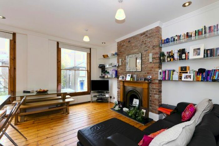2 Bedroom Flat To Rent In Lawford Road, Kentish Town, London, NW5
