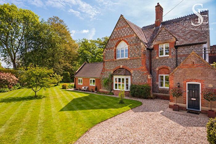 4 Bedroom Detached House For Sale In Tile Barn, Woolton Hill, RG20